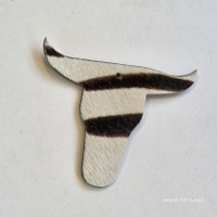 Leren buffelkop hanger  (5) 7-5,5cm
